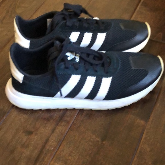 Women’s Adidas Shoes - Picture 2 of 4